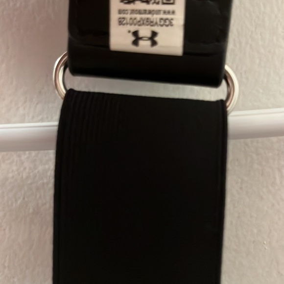 🔥🔥🔥Under Armour adjustable belt 🔥🔥🔥 - Picture 5 of 8